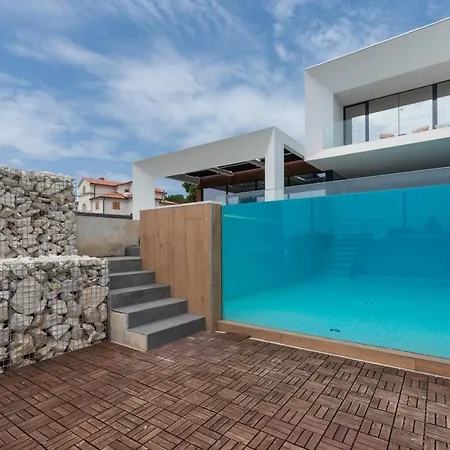 Amazing In Linjan With Wifi And 4 Bedrooms Ližnjan