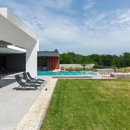 Amazing In Linjan With Wifi And 4 Bedrooms *