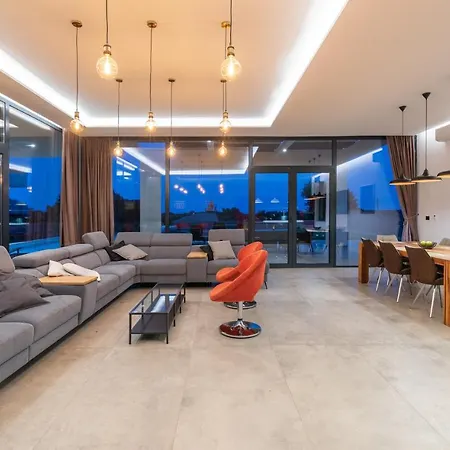 Villa Amazing In Linjan With Wifi And 4 Bedrooms *