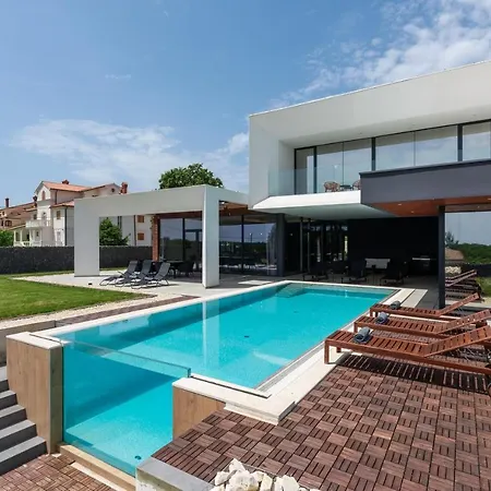Amazing In Linjan With Wifi And 4 Bedrooms * Liznjan