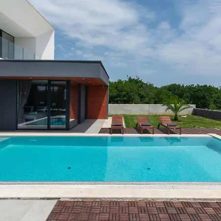 Amazing In Linjan With Wifi And 4 Bedrooms Villa