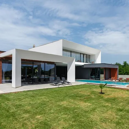 Amazing In Linjan With Wifi And 4 Bedrooms Villa *