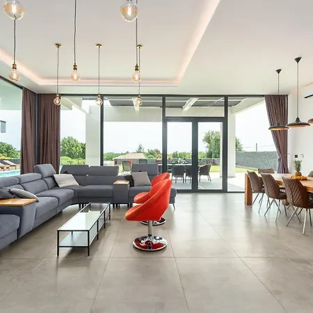 Villa Amazing In Linjan With Wifi And 4 Bedrooms *