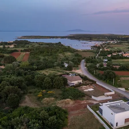 Amazing In Linjan With Wifi And 4 Bedrooms