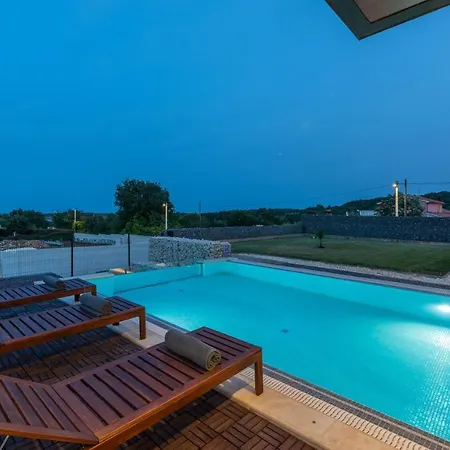 Amazing In Linjan With Wifi And 4 Bedrooms *