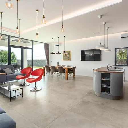 Amazing In Linjan With Wifi And 4 Bedrooms *
