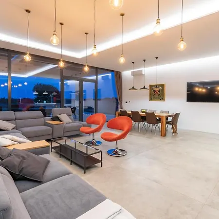 Amazing In Linjan With Wifi And 4 Bedrooms