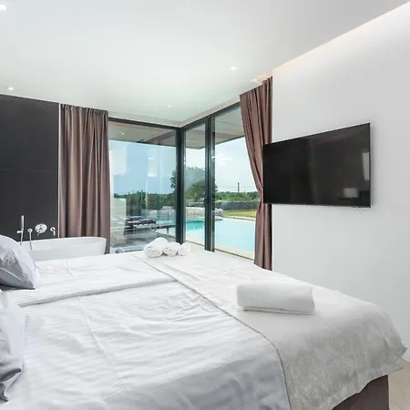 Amazing In Linjan With Wifi And 4 Bedrooms Villa