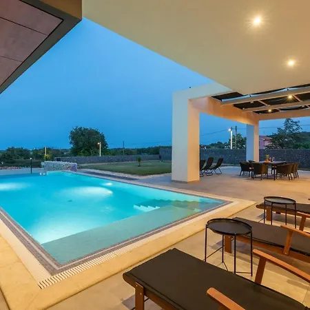 Amazing In Linjan With Wifi And 4 Bedrooms *