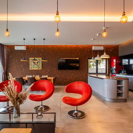 Villa Amazing In Linjan With Wifi And 4 Bedrooms Liznjan