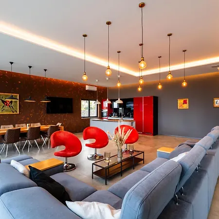Amazing In Linjan With Wifi And 4 Bedrooms Villa