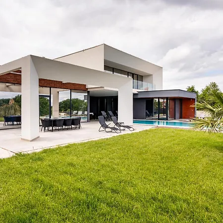 Amazing In Linjan With Wifi And 4 Bedrooms *
